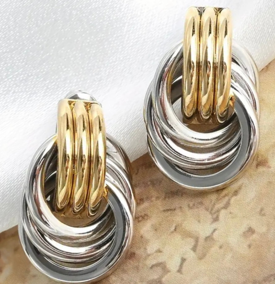 Bun 2 Tone Earring