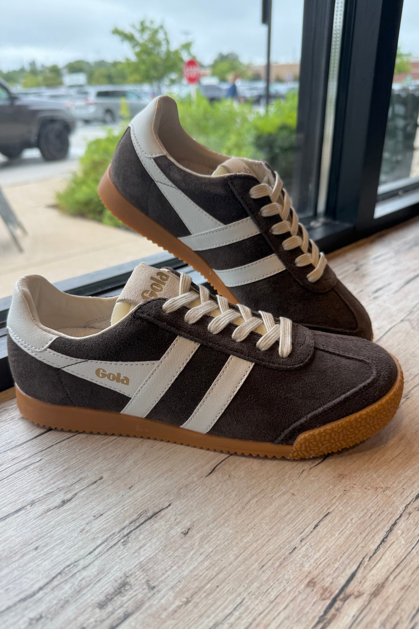 Elan Sneakers