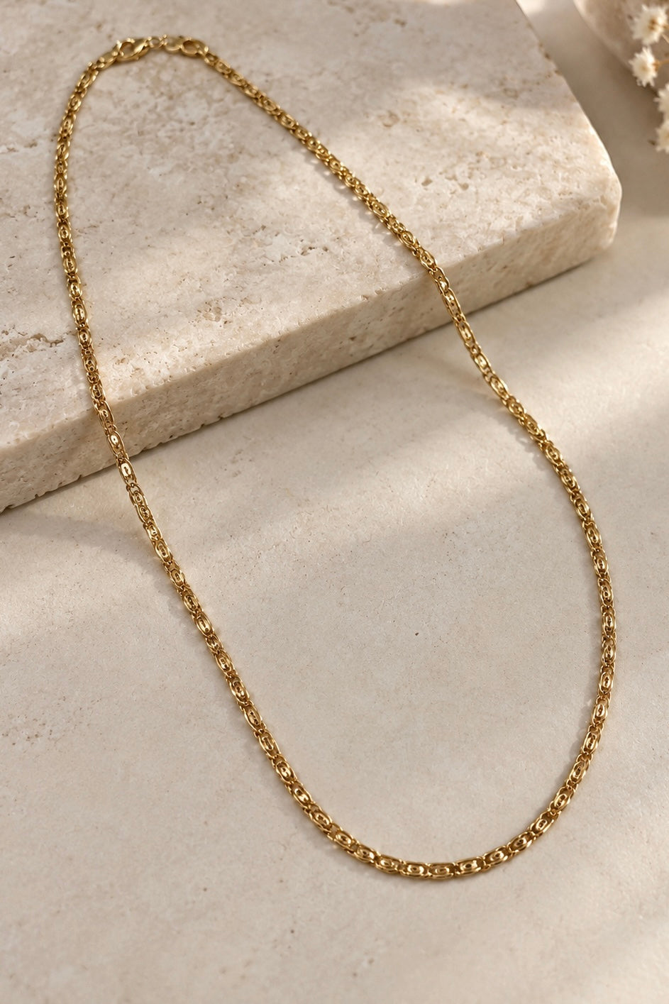 Minimalist Scroll Chain