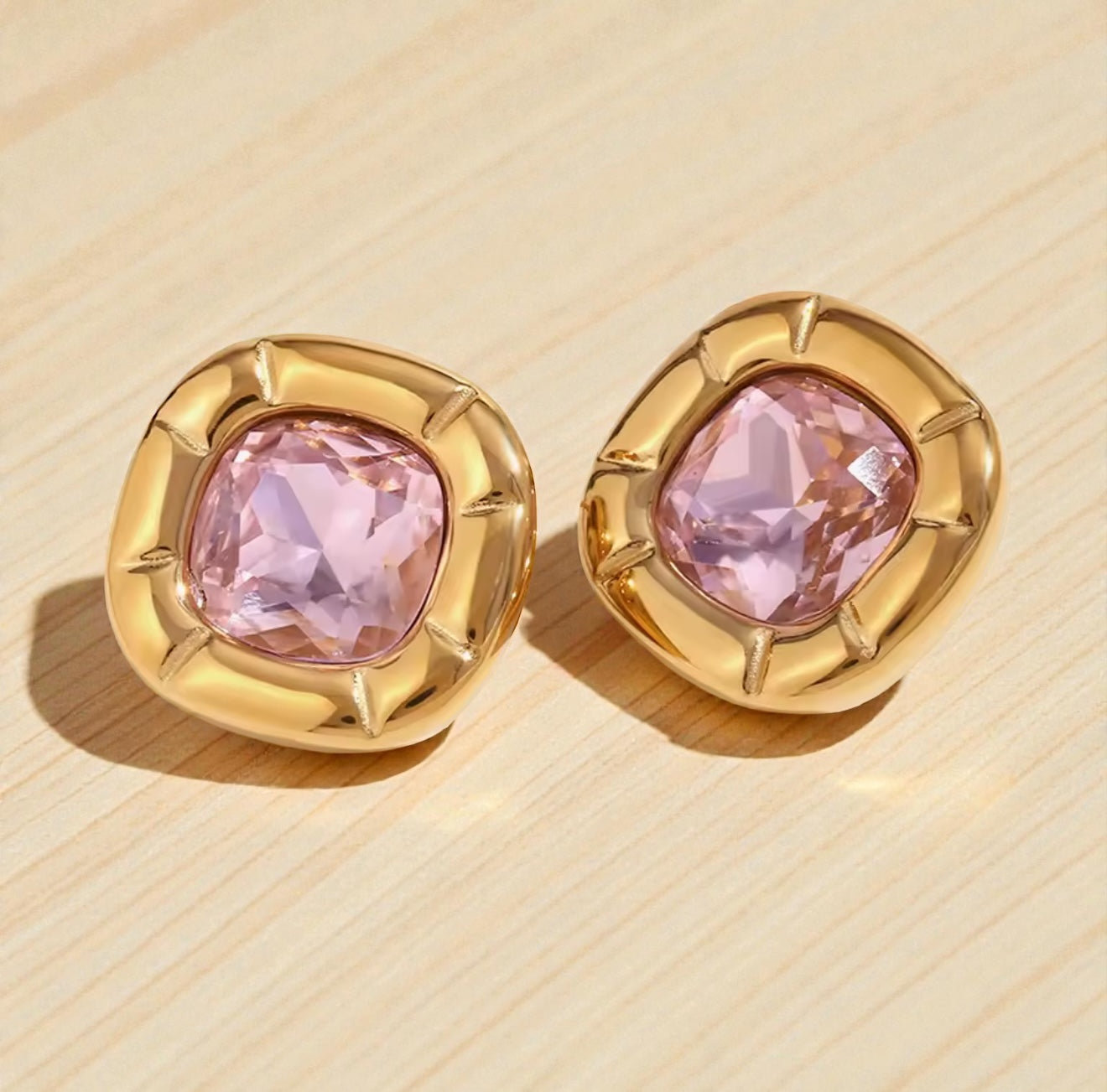 Golden Aura Stud