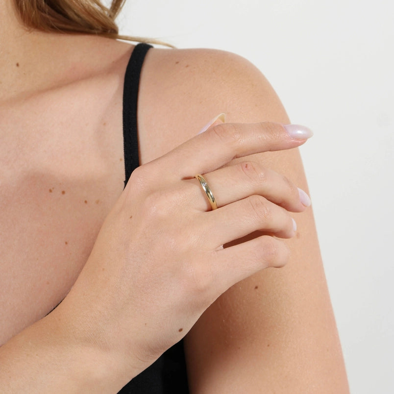 Peek A Boo Band Ring
