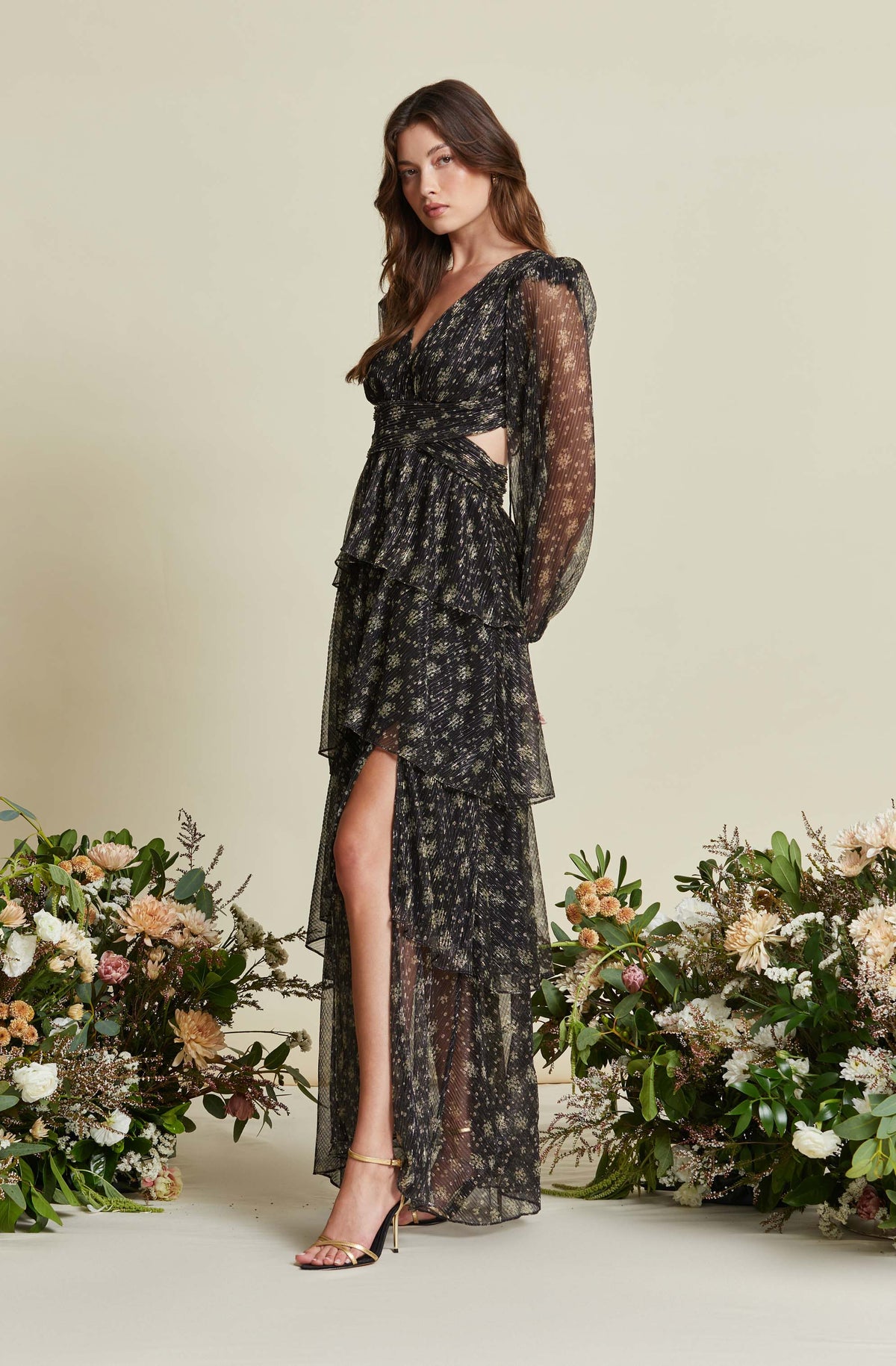 anora floral tiered maxi dress Foil Wedding Dresses With Color Trims Qolati Maxi Dresses for Shirt colour:White