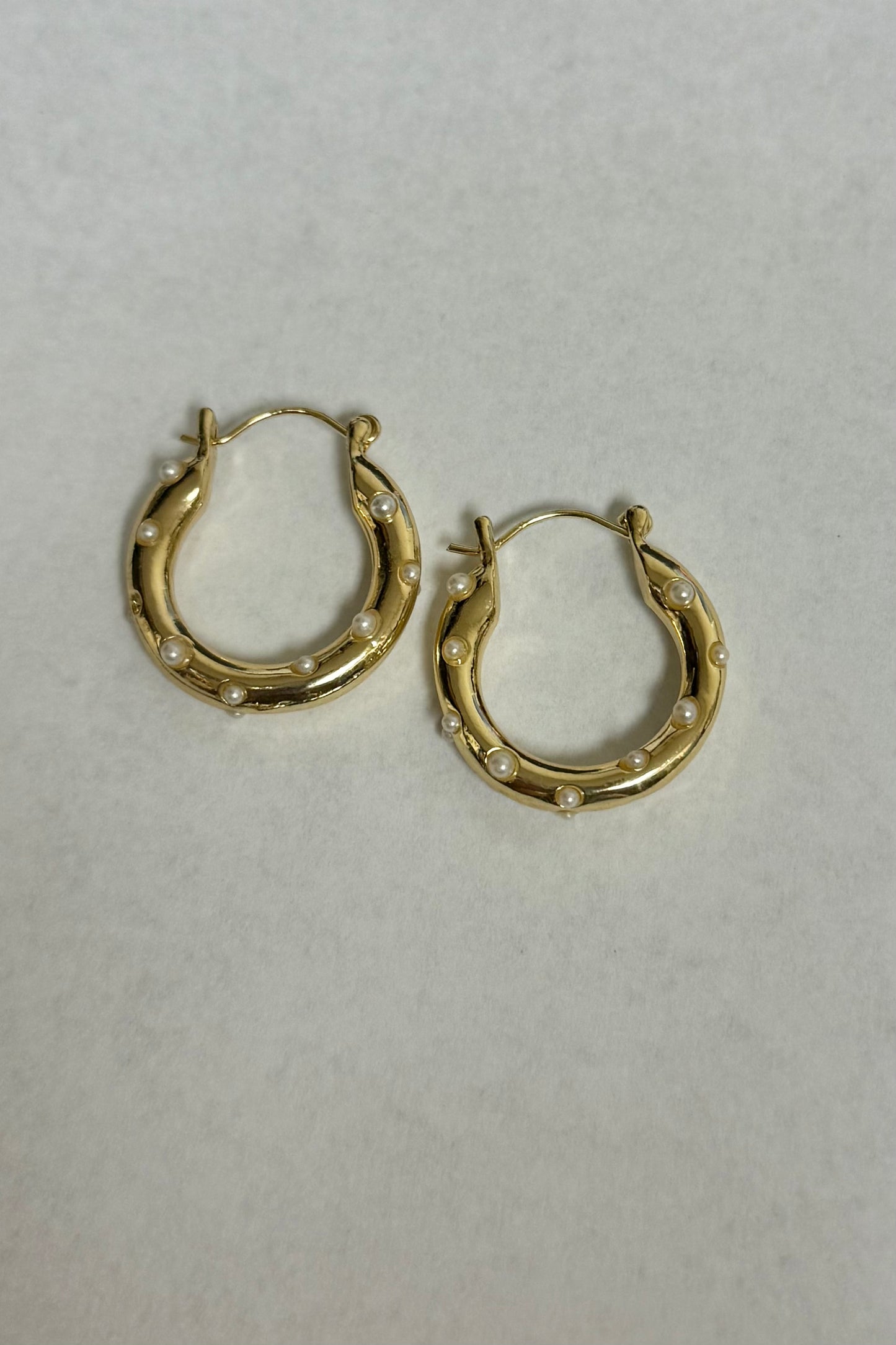 Pearl Lover Hoop