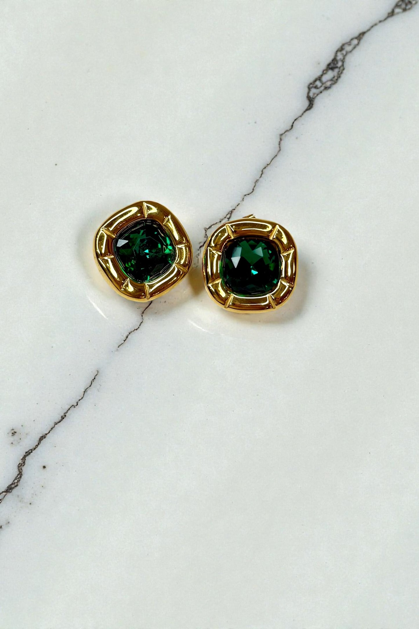 Golden Aura Stud