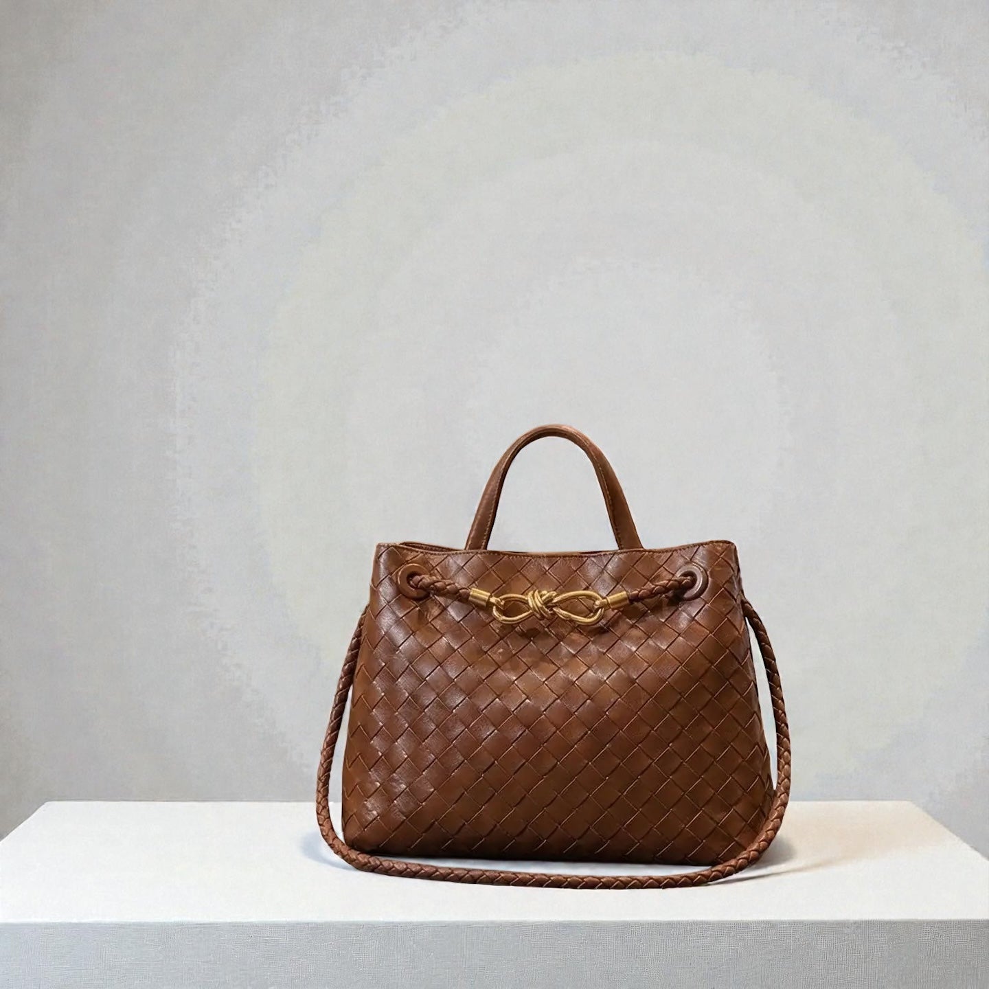 Evie Woven Tote