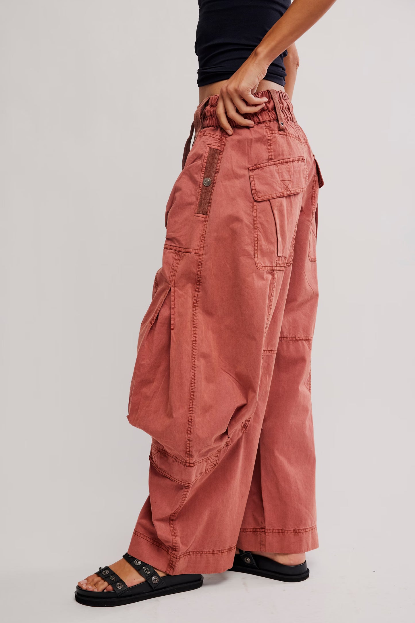 Onset Parachute Pant
