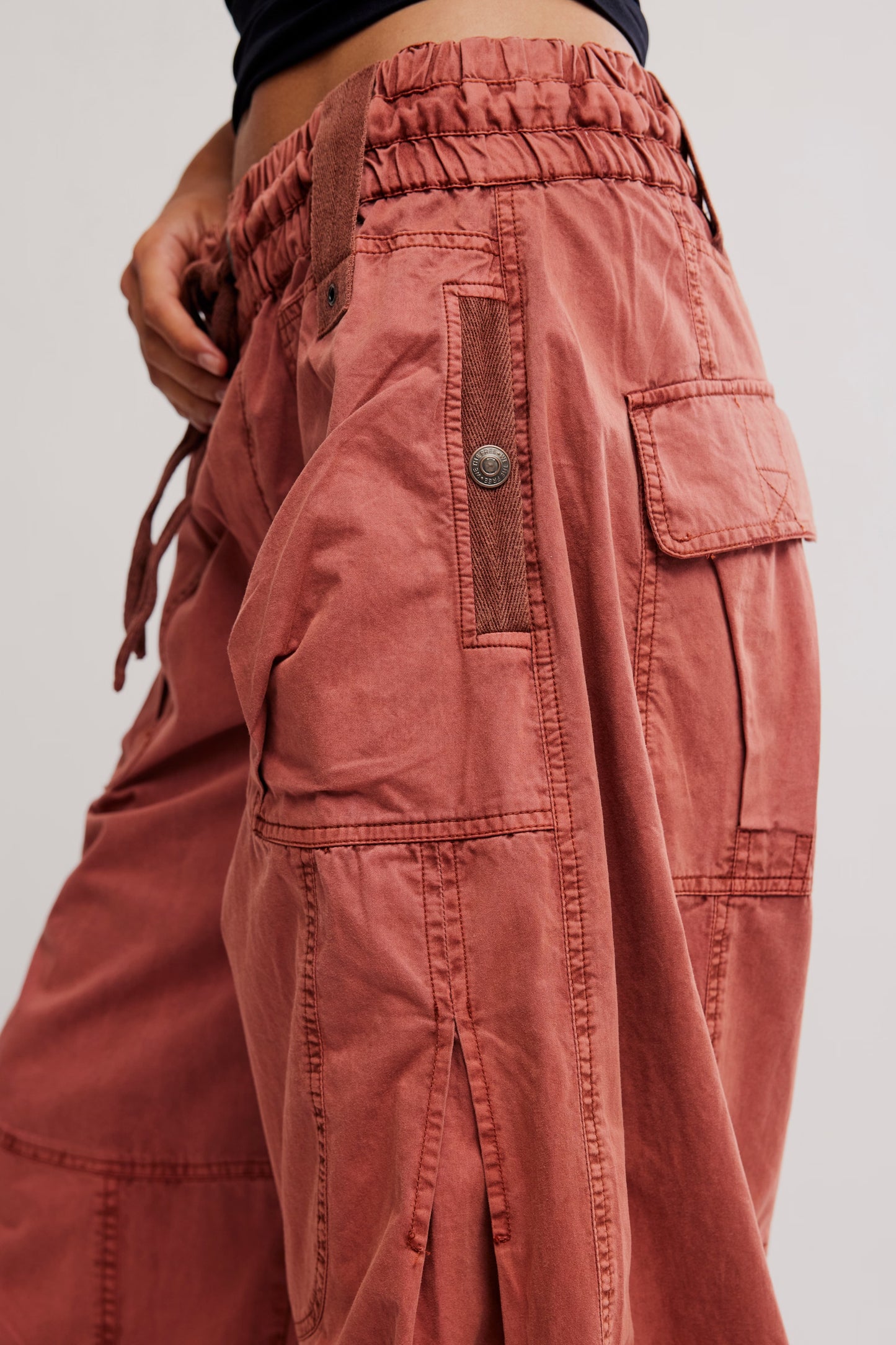 Onset Parachute Pant